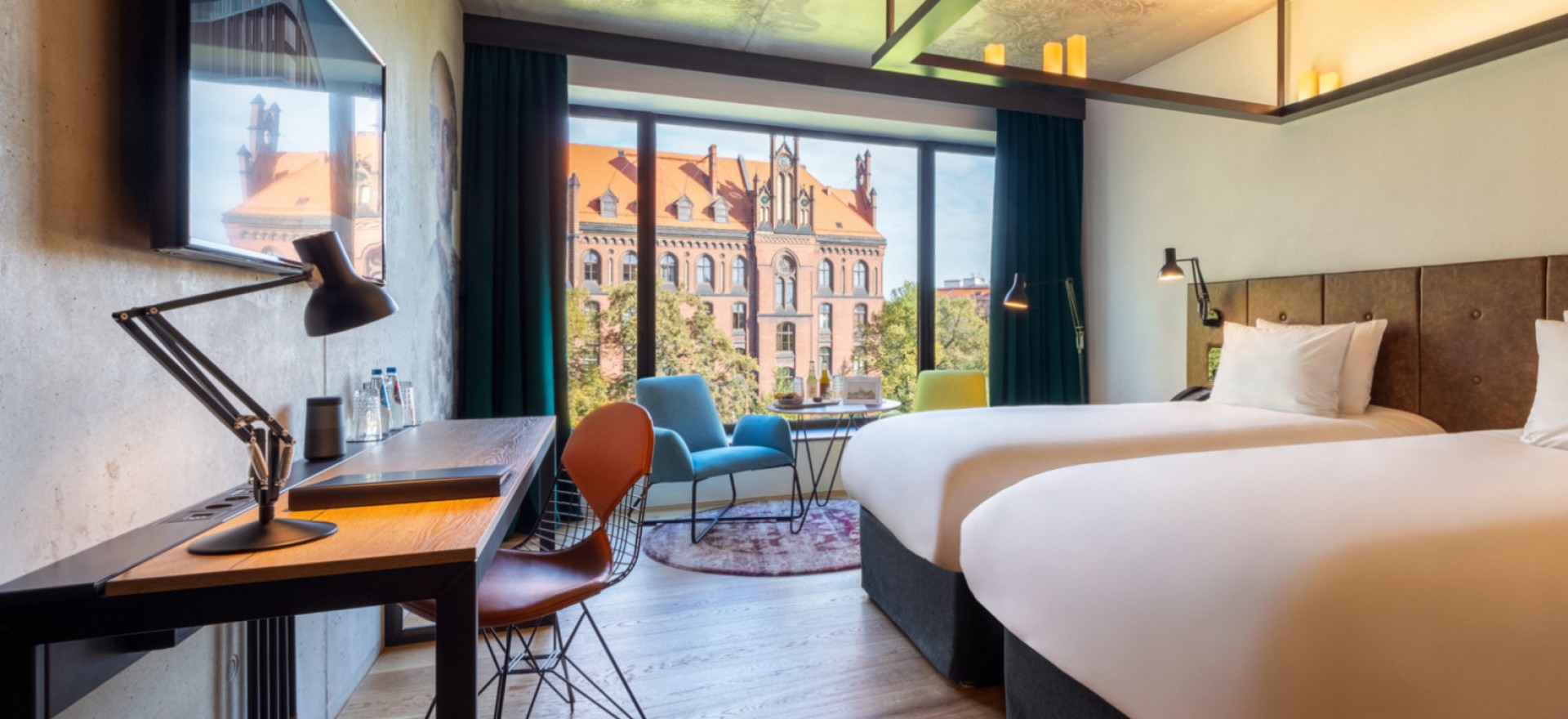 Deluxe Twin 1 copy 1